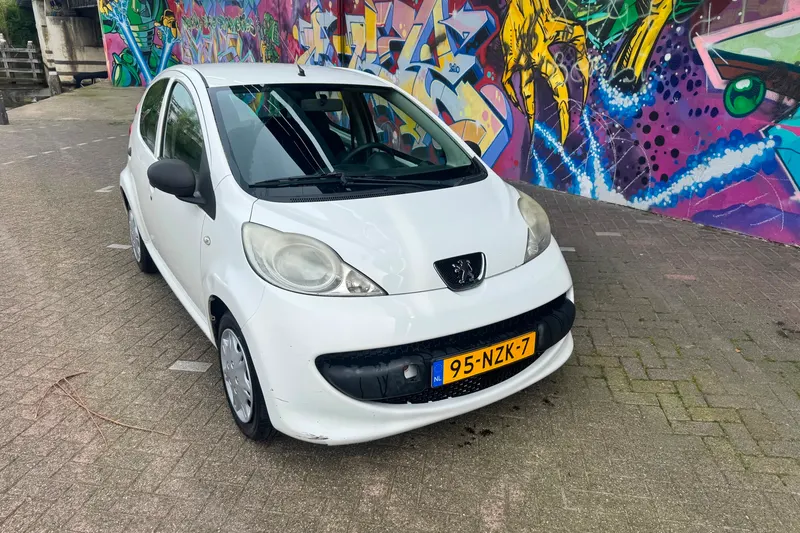 Peugeot 107 (2008)