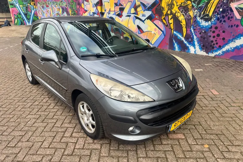 Peugeot 207 (2008)