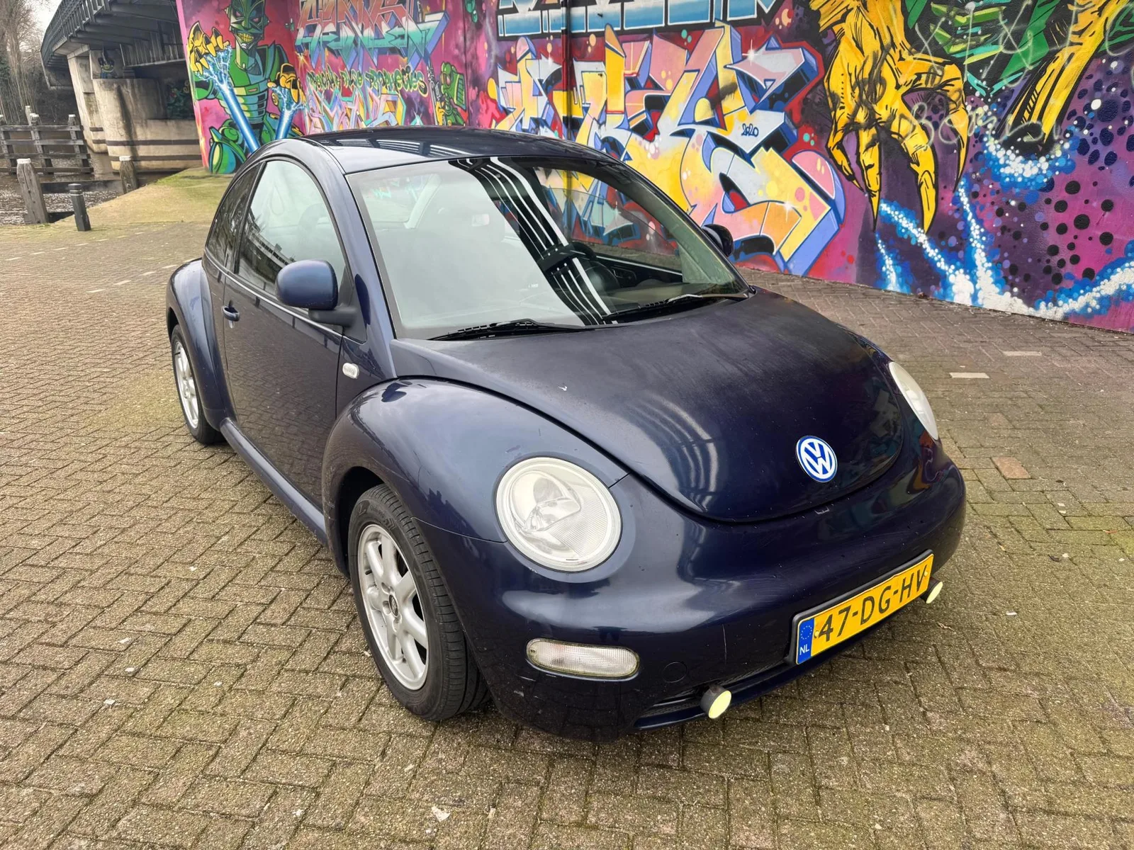 Volkswagen New Beetle (1999) — foto 1