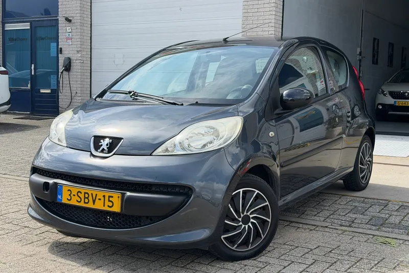 Peugeot 107 (2006)