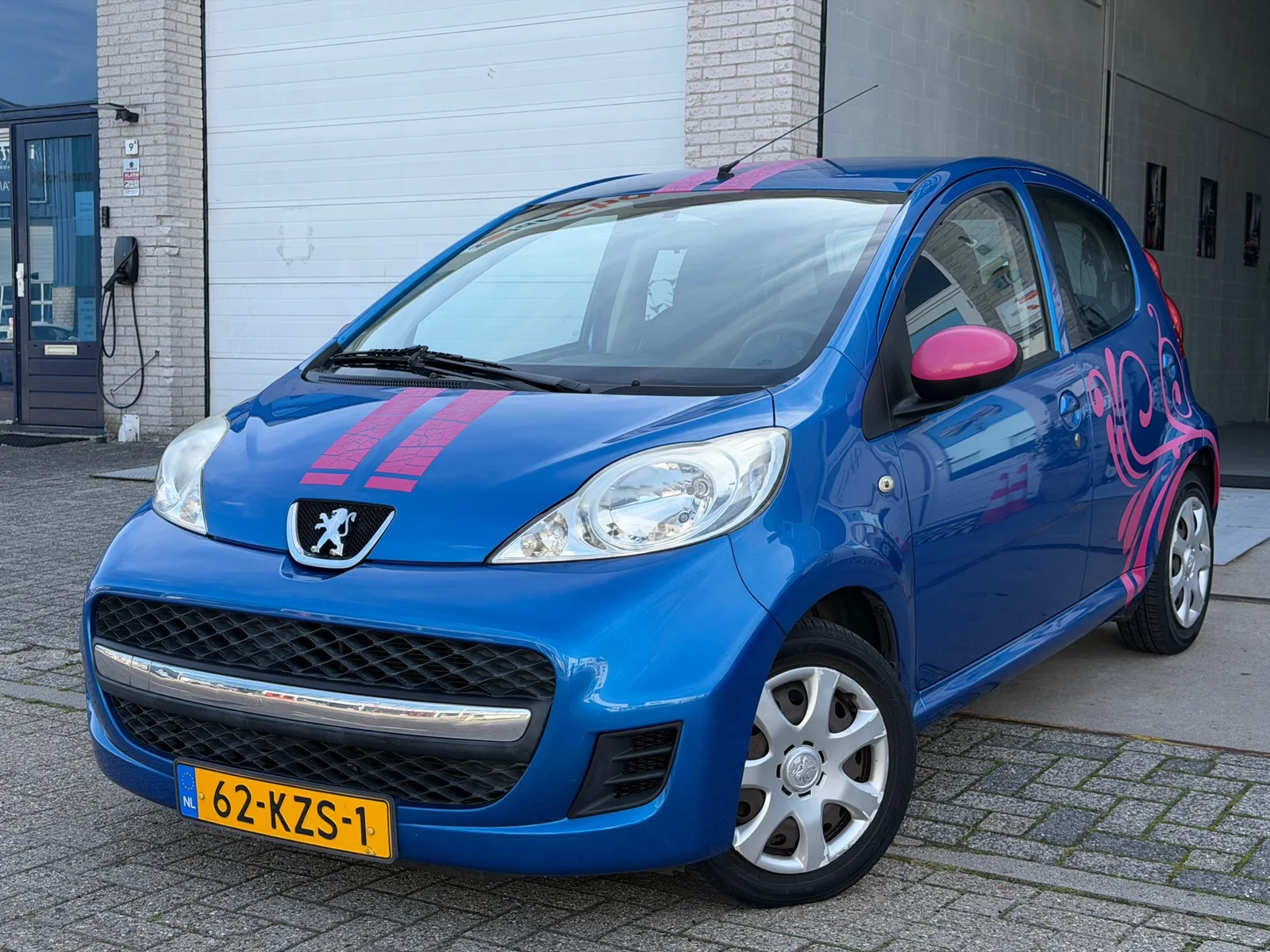 Peugeot 107 (2010) — foto 1