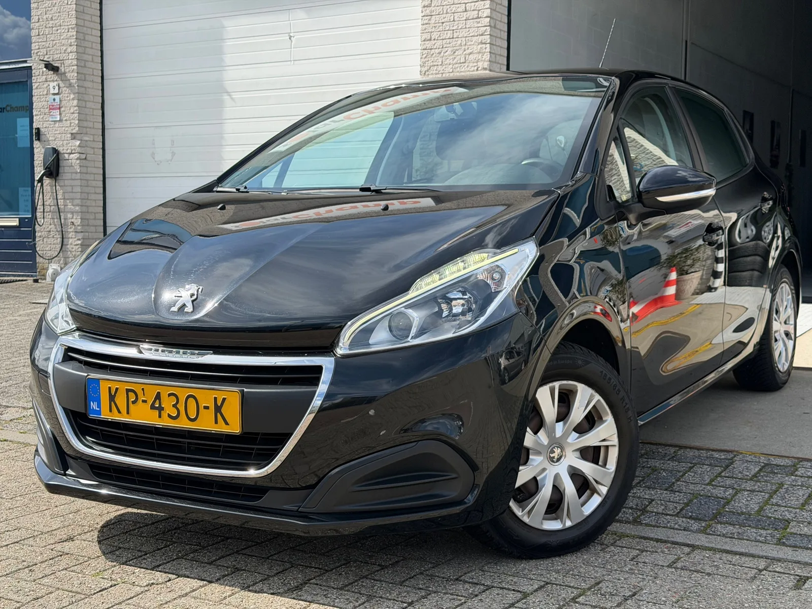 Peugeot 208 (2016) — foto 1