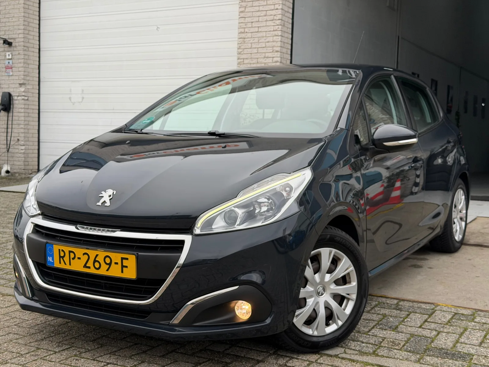 Peugeot 208 (2018) — foto 1