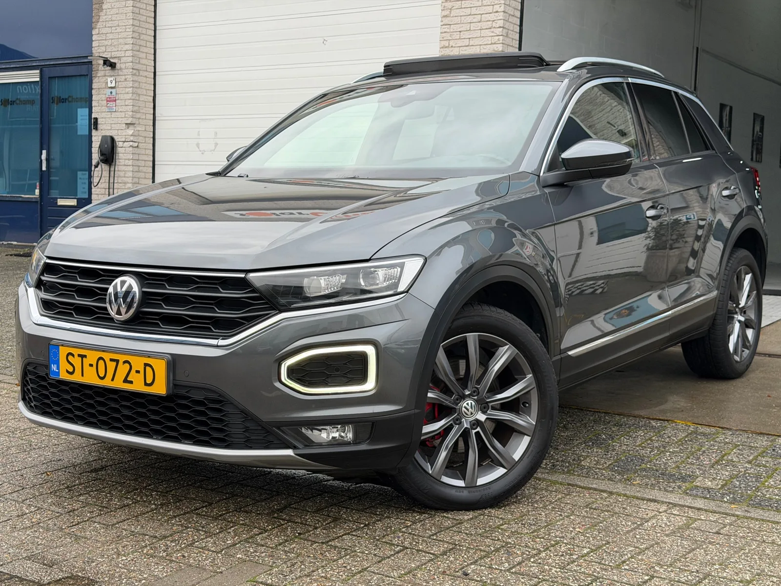 Volkswagen T-Roc (2018) — foto 1