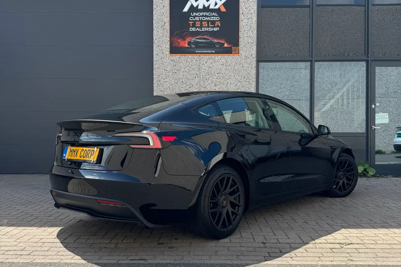 Tesla Model 3 (2024)