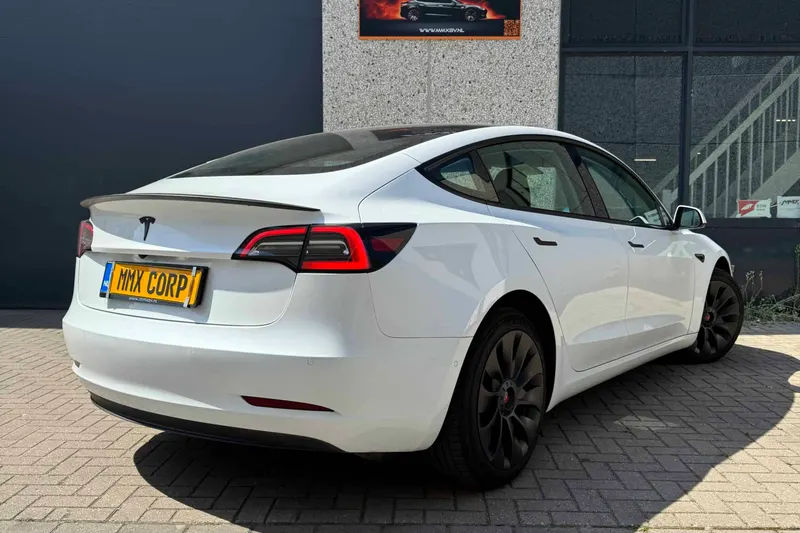 Tesla Model 3 (2021)