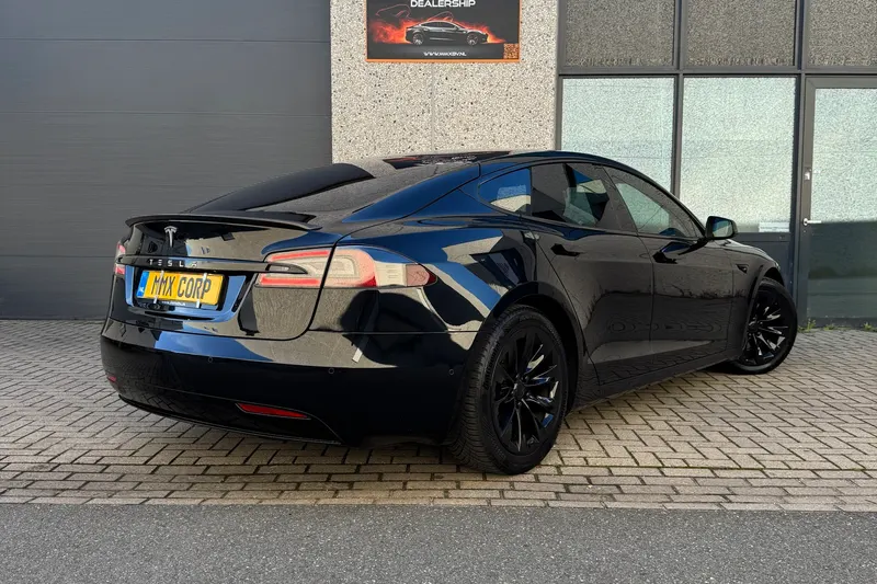 Tesla Model S (2018)