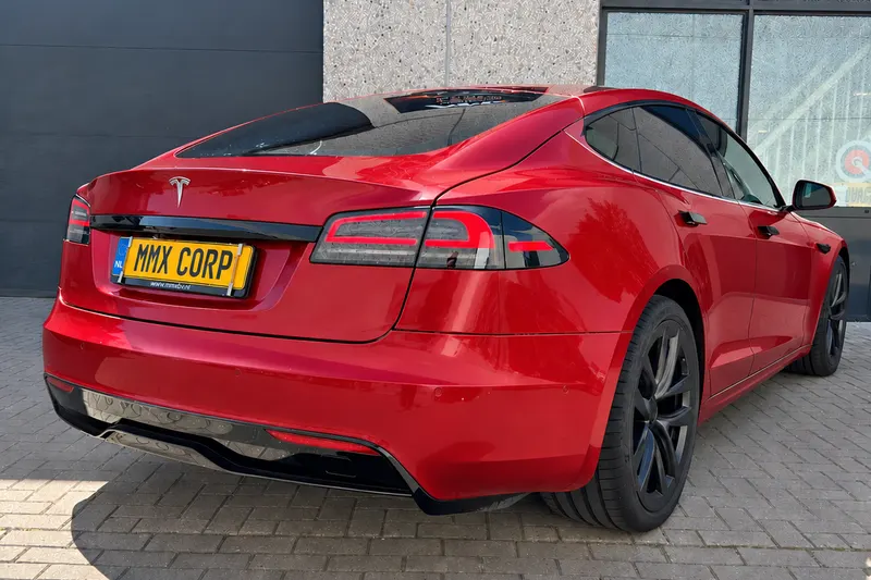 Tesla Model S (2022)