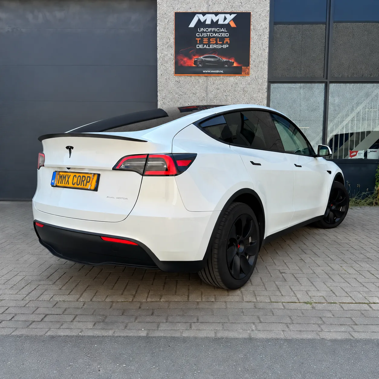 Tesla Model Y (2023) — foto 1