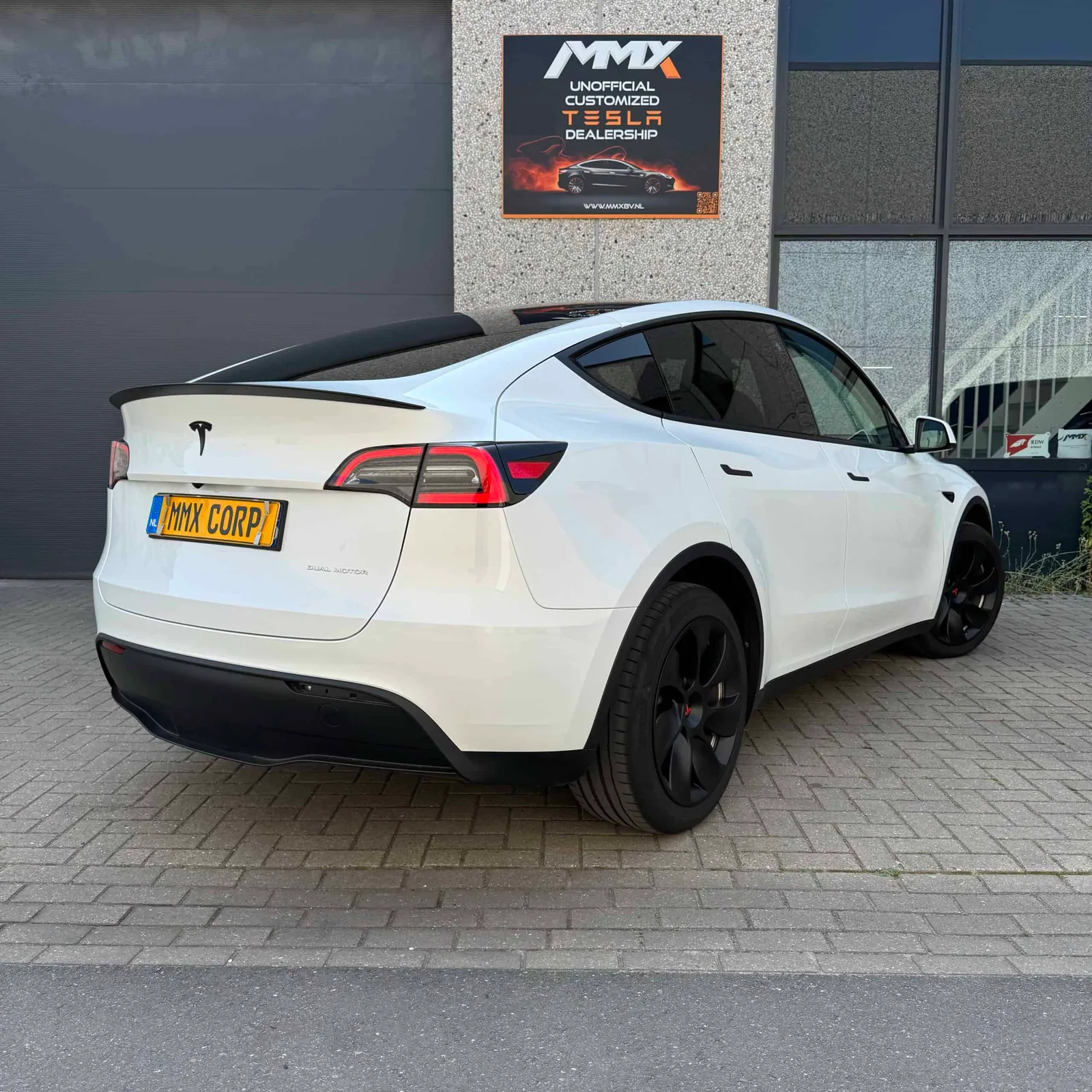 Tesla Model Y (2024) — foto 1