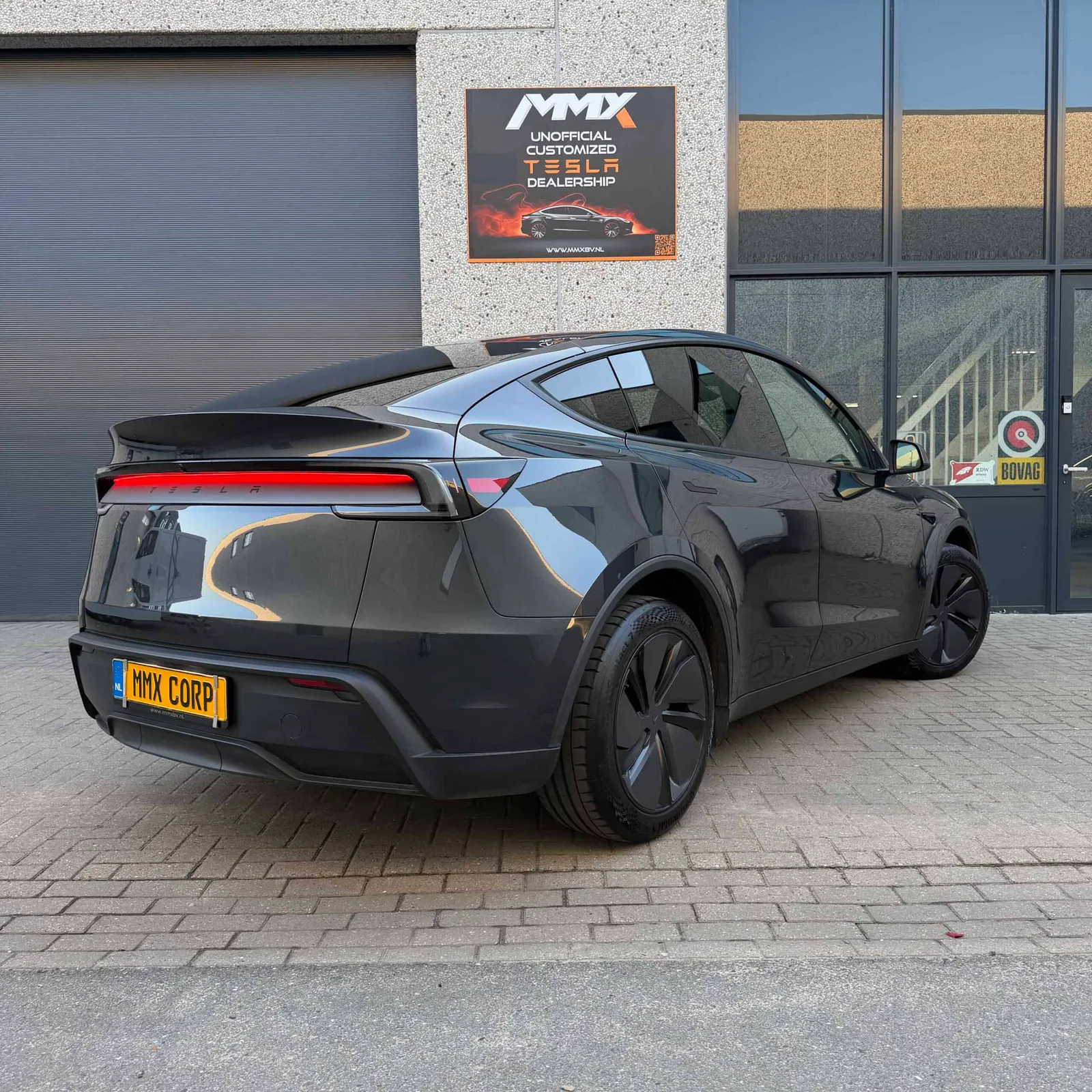 Tesla Model Y (2025) — foto 1