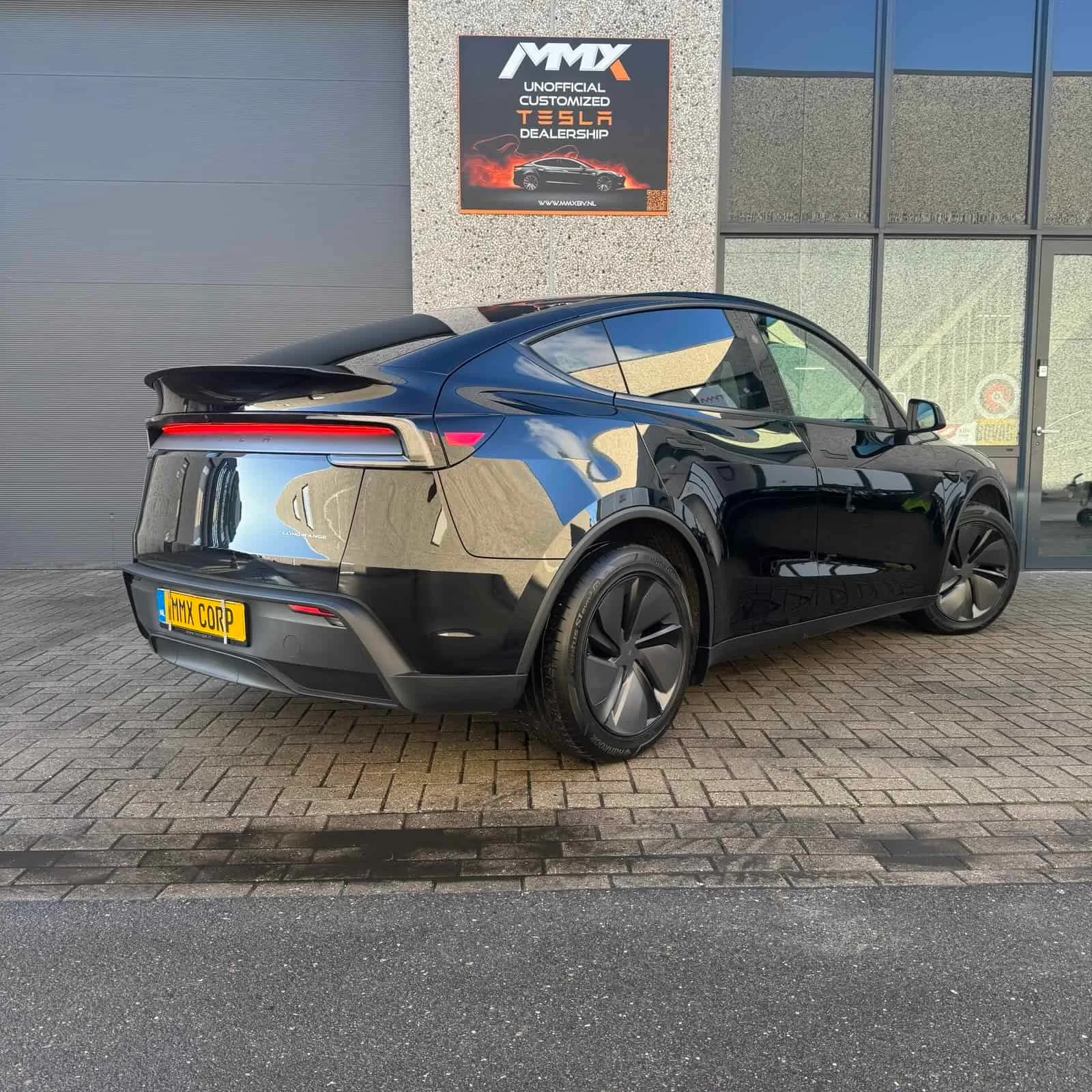 Tesla Model Y (2025) — foto 1