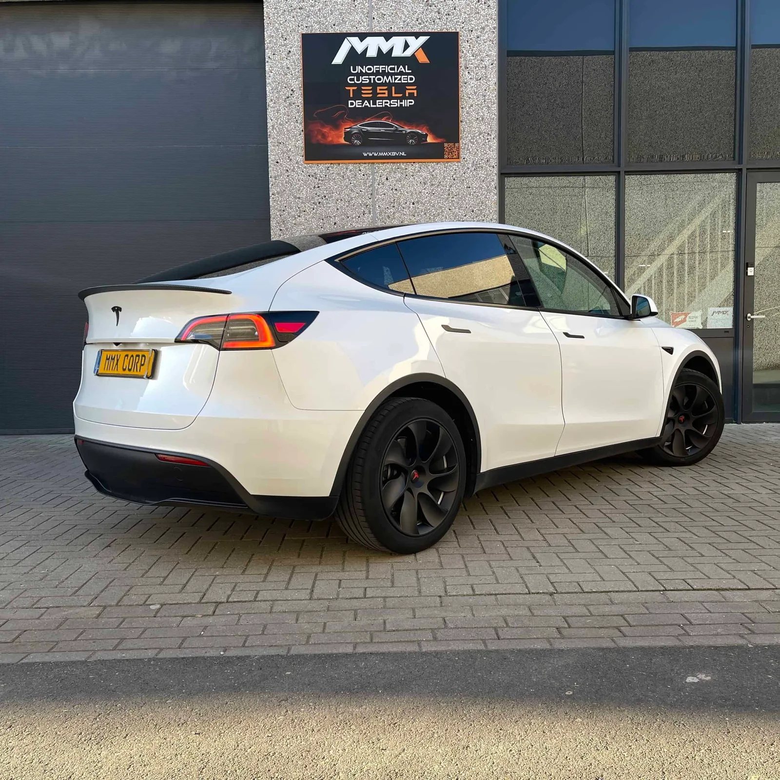 Tesla Model Y (2024) — foto 1