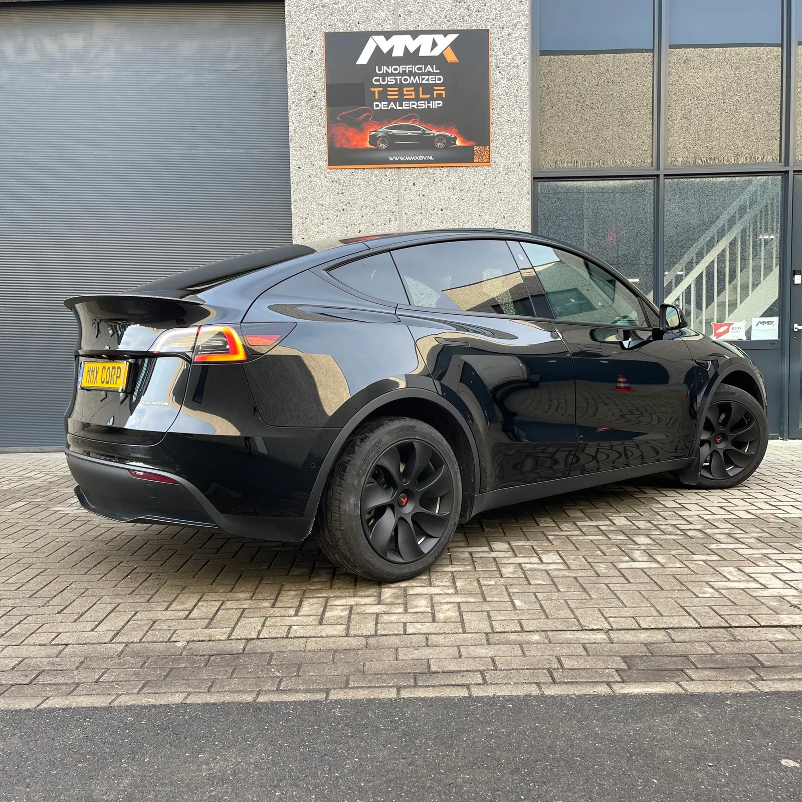 Tesla Model Y (2024) — foto 1
