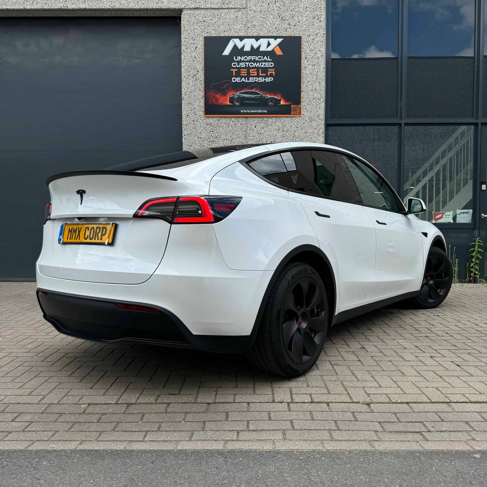 Tesla Model Y (2024) — foto 1