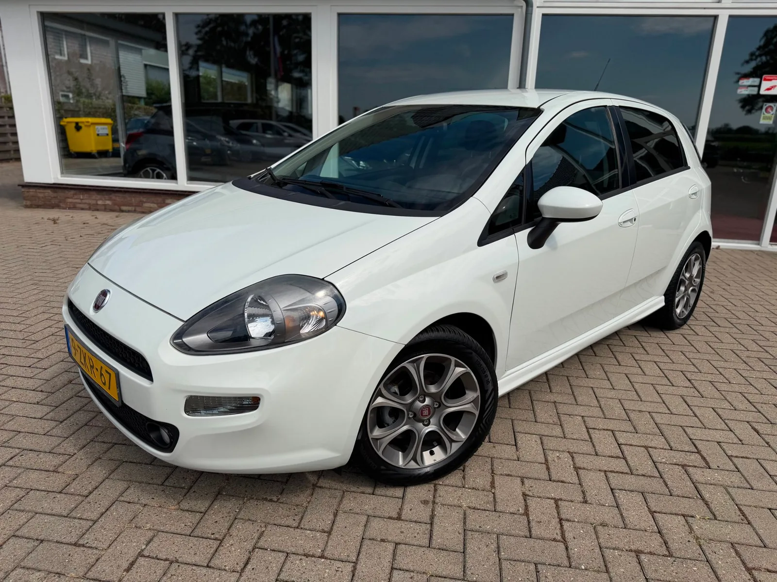 Fiat Punto (2015) — foto 1