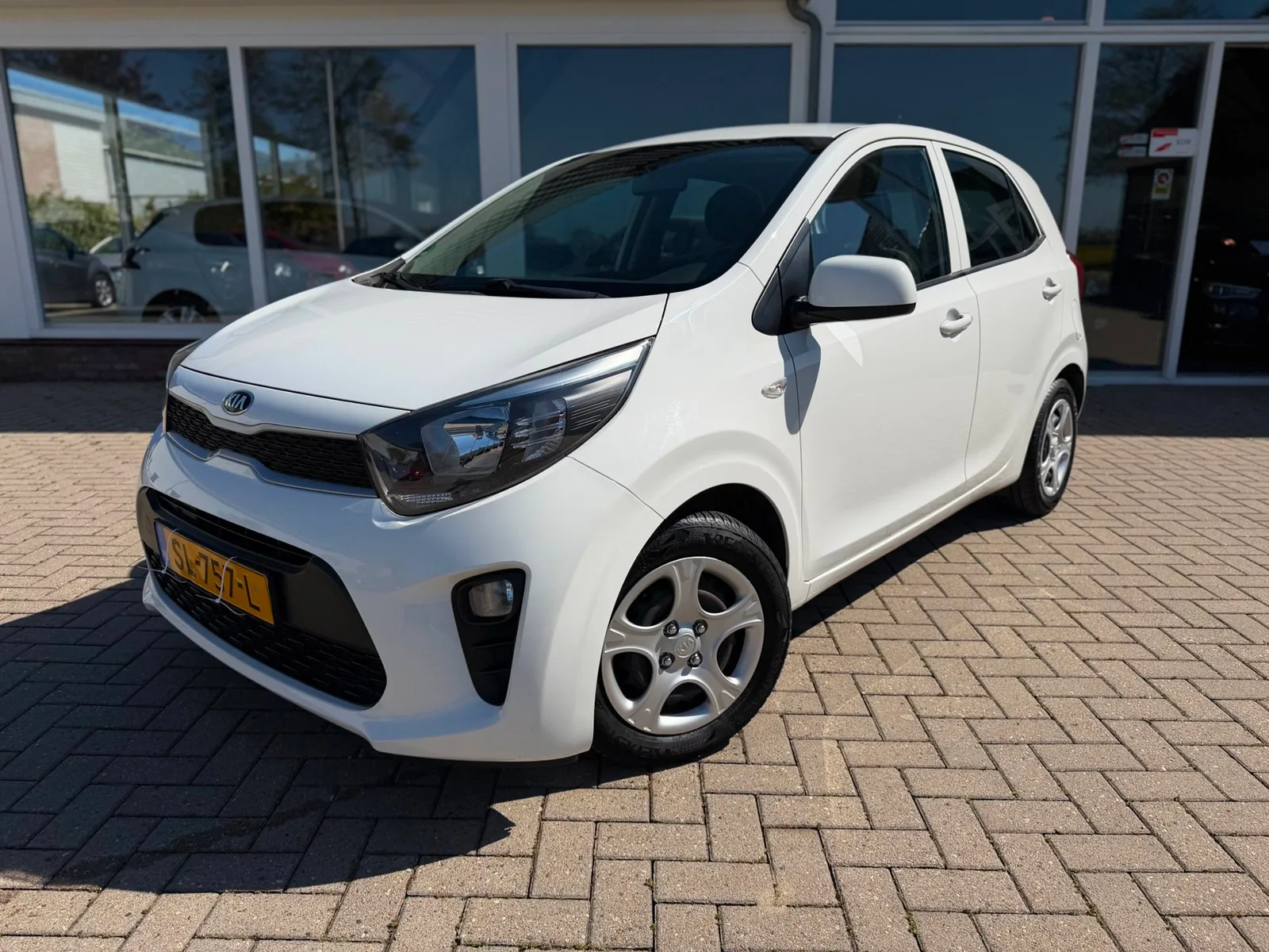 Kia Picanto (2018) — foto 1
