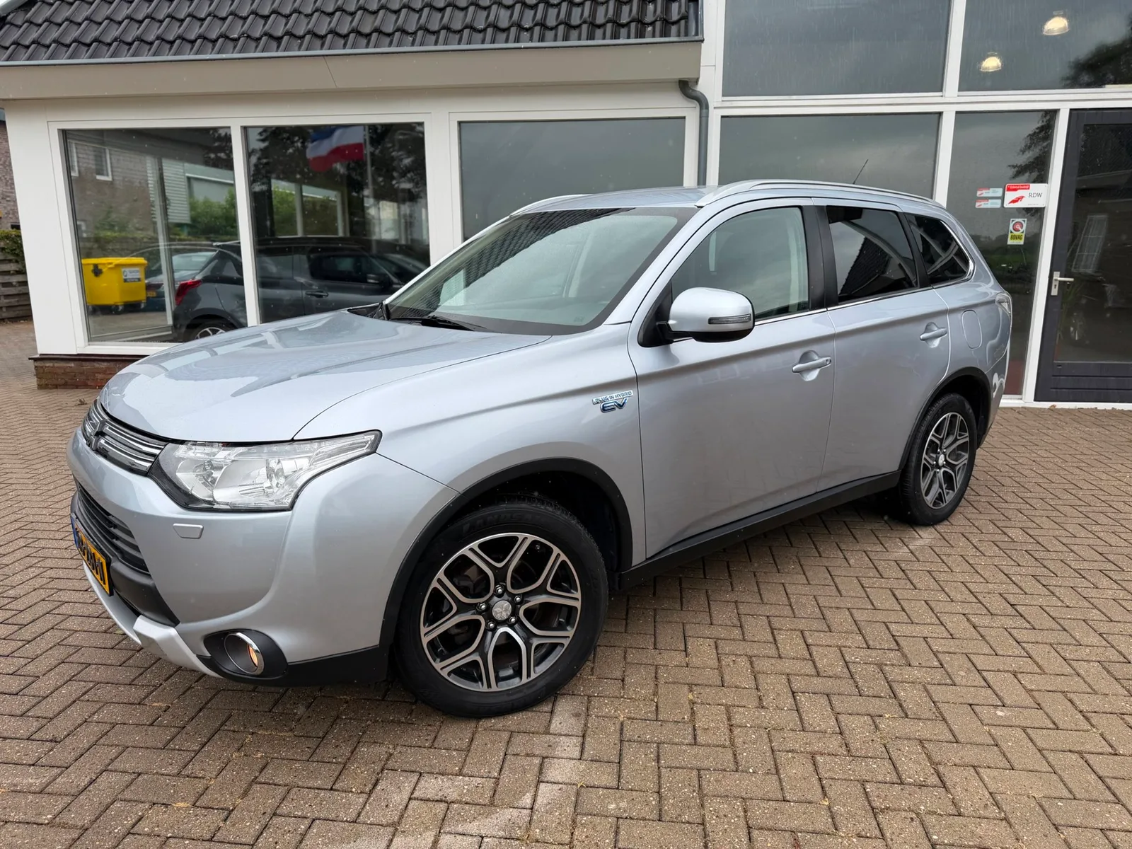 Mitsubishi Outlander (2015) — foto 1