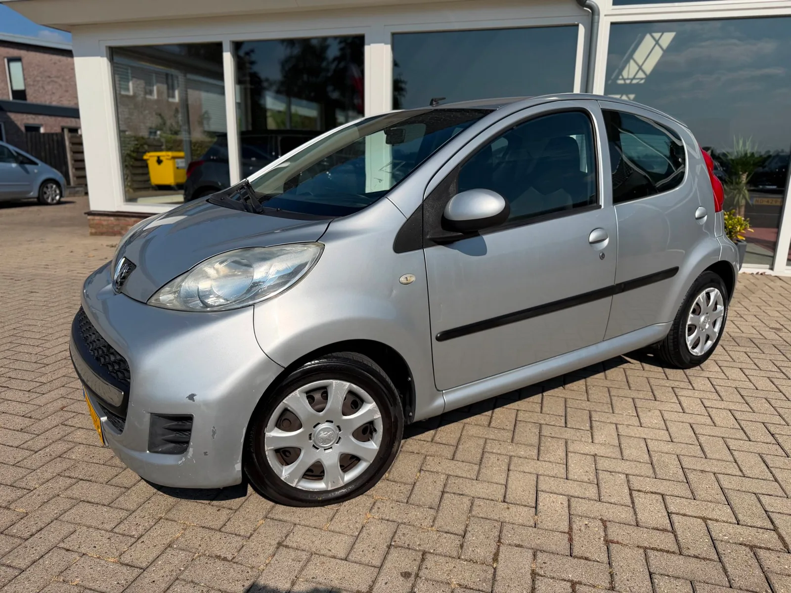 Peugeot 107 (2011) — foto 1