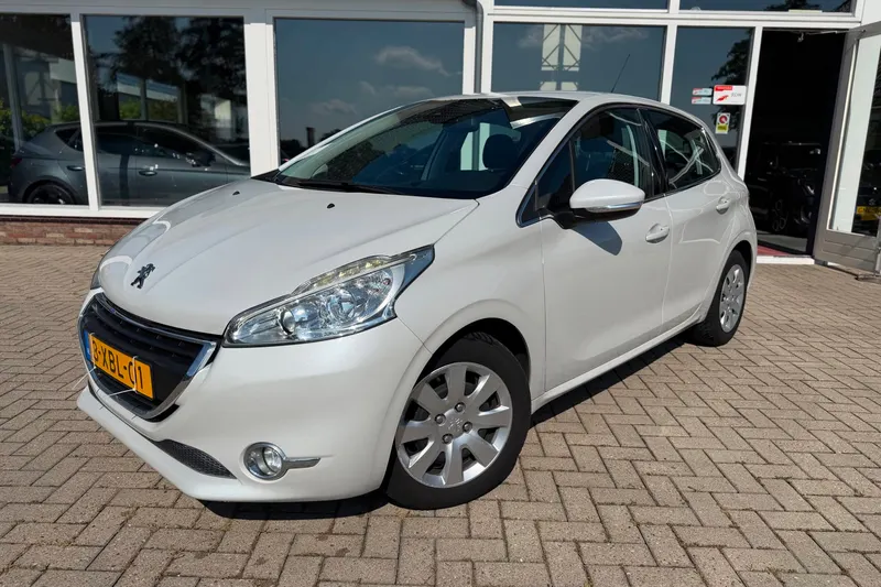 Peugeot 208 (2014)