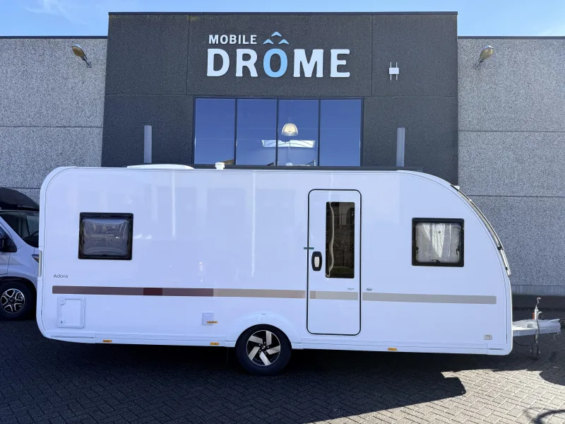 Adria Adora (2026) — foto 1