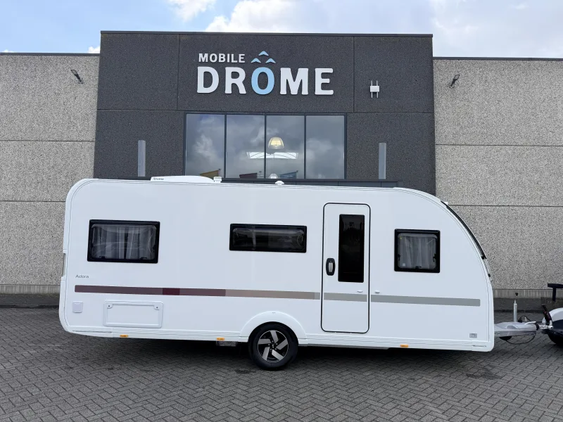 Adria Adora (2026) — foto 1