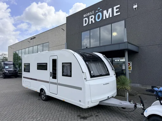 Adria Adora (2026) — foto 1