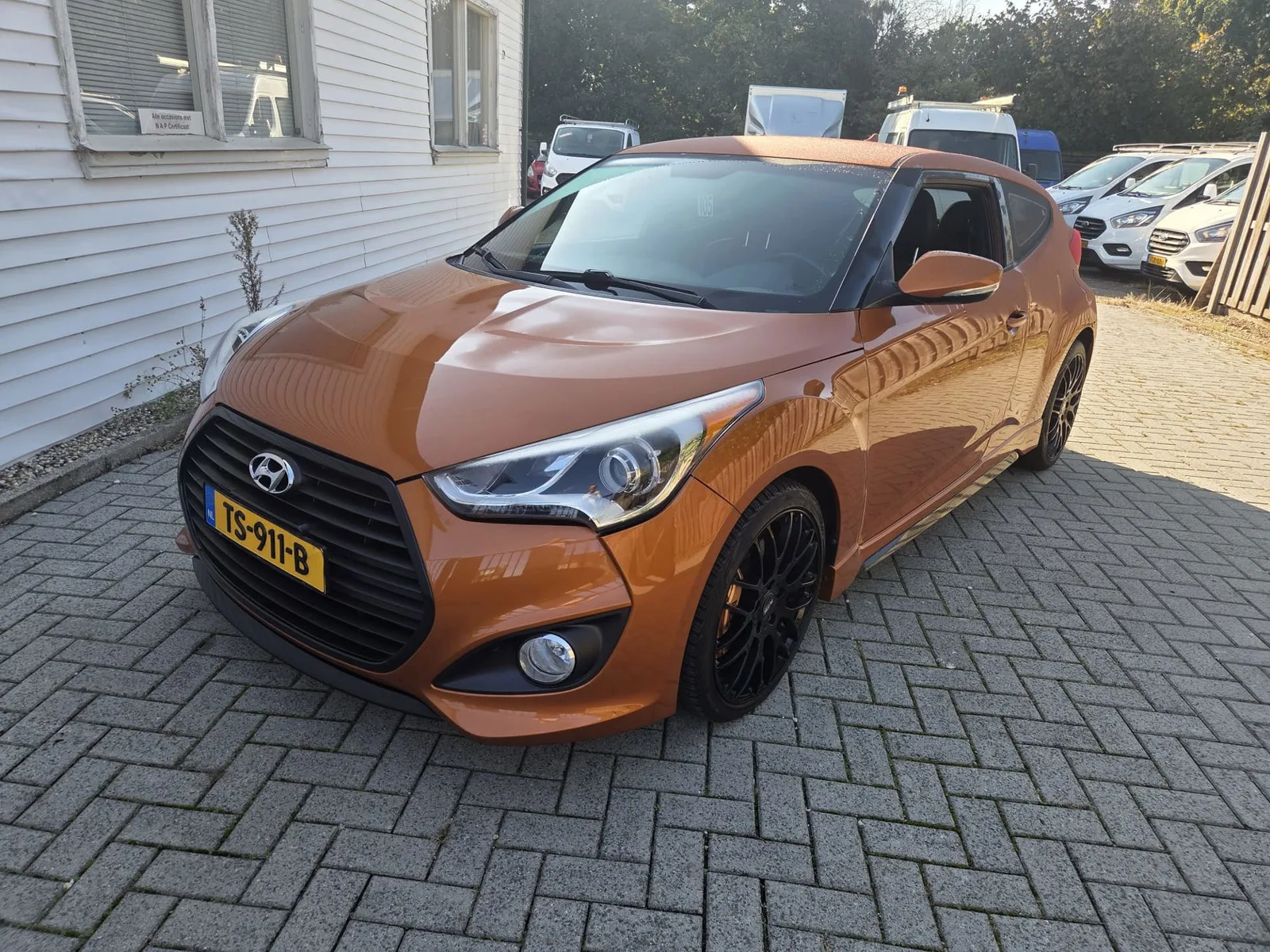 Hyundai Veloster (2016) — foto 1