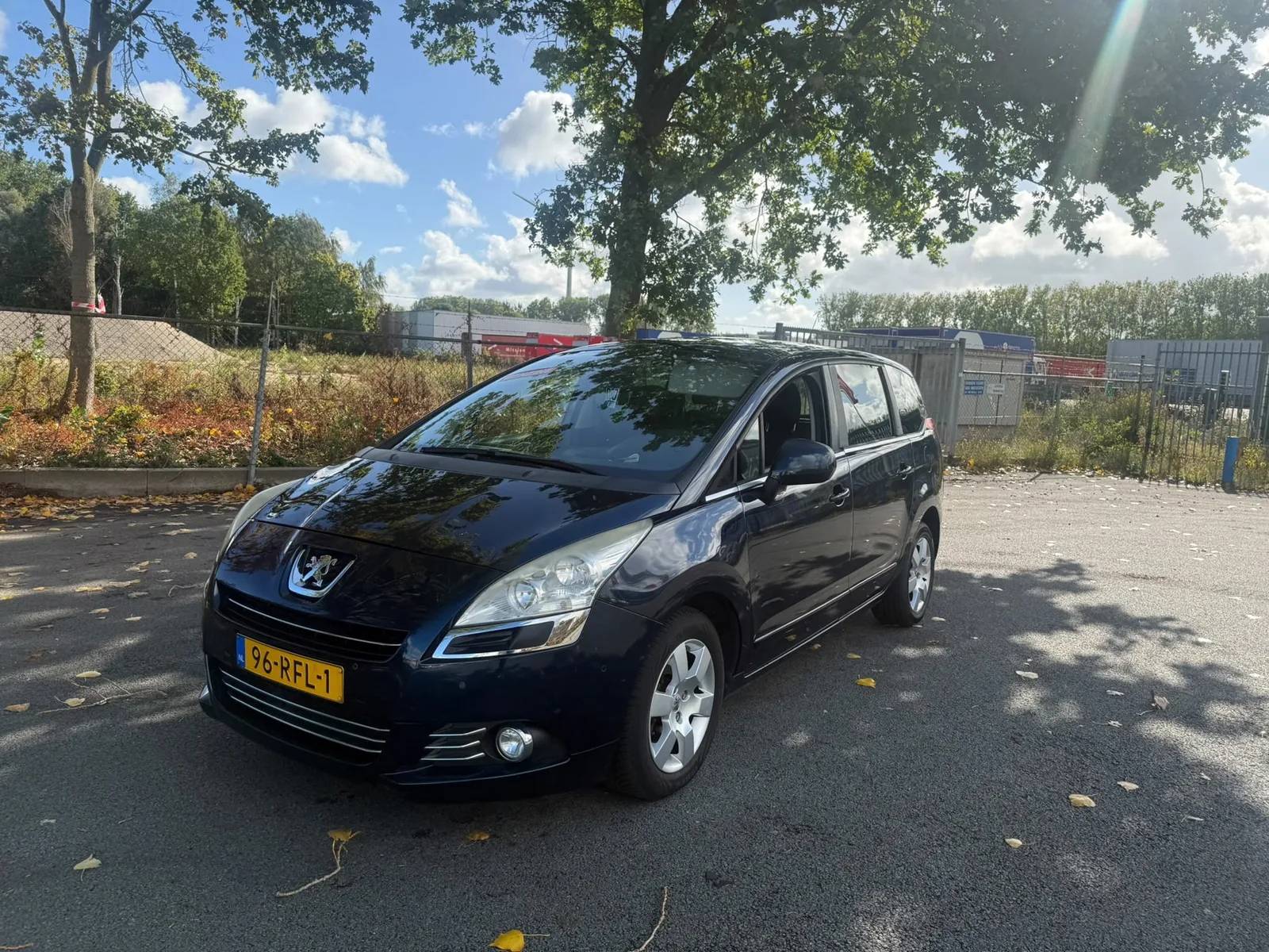 Peugeot 5008 (2011) — foto 1