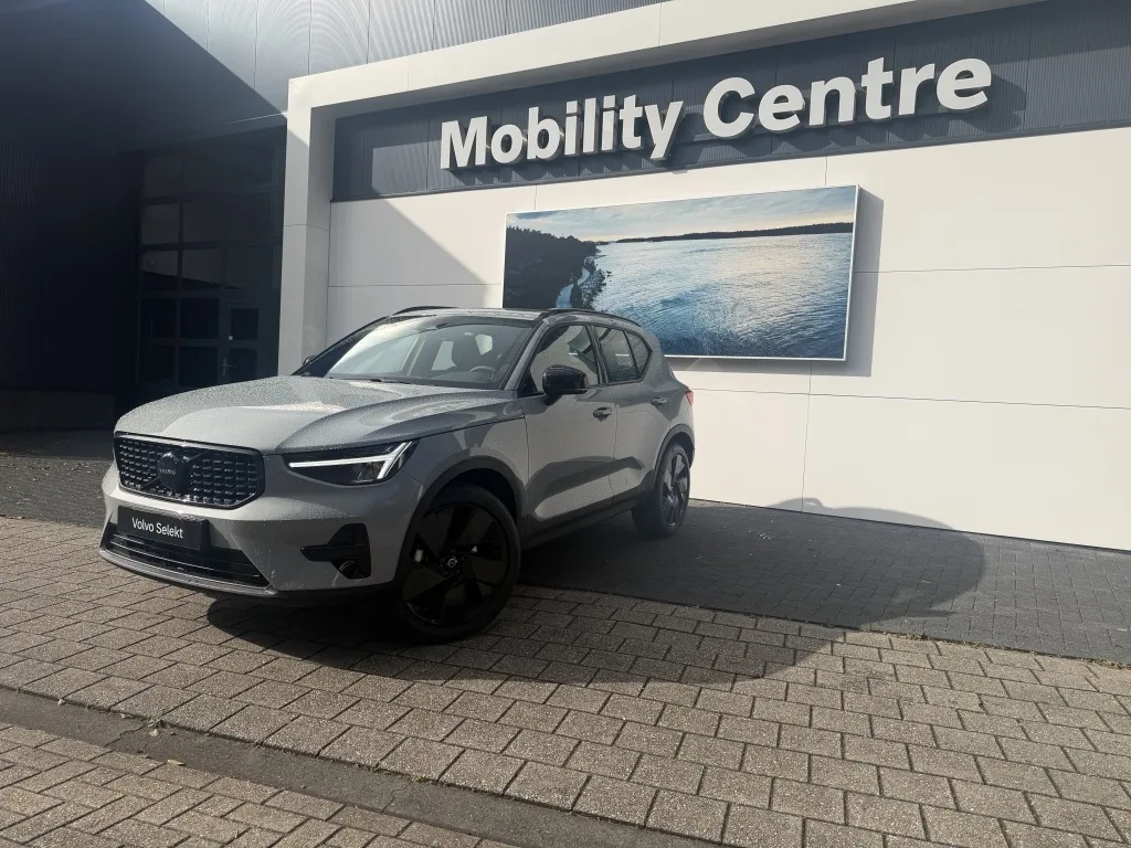 Volvo XC40 (2026) — foto 1