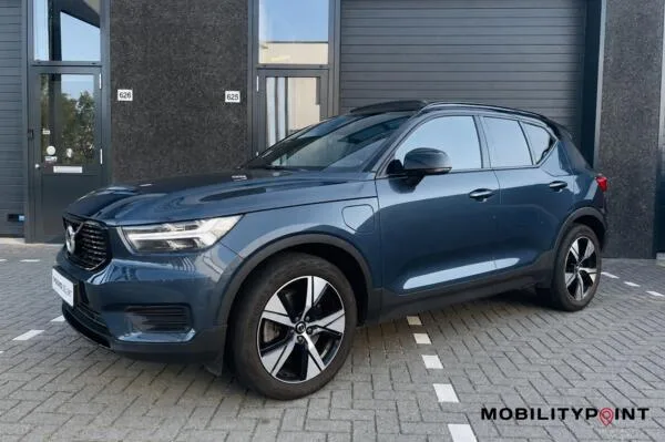 Volvo XC40 (2022) — foto 1