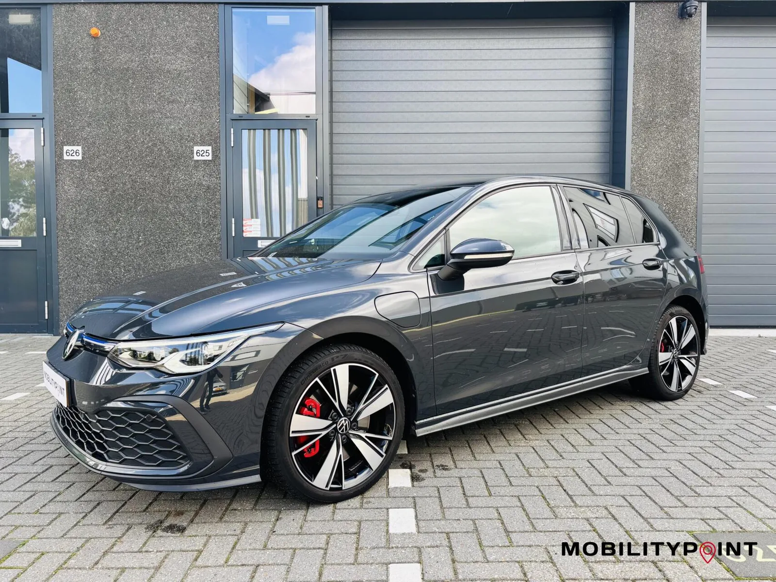 Volkswagen Golf (2021) — foto 1