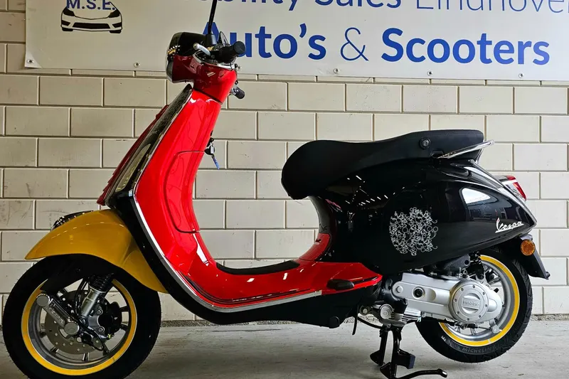 Piaggio Bromscooter Mickey Mouse Edition Vespa (2023)