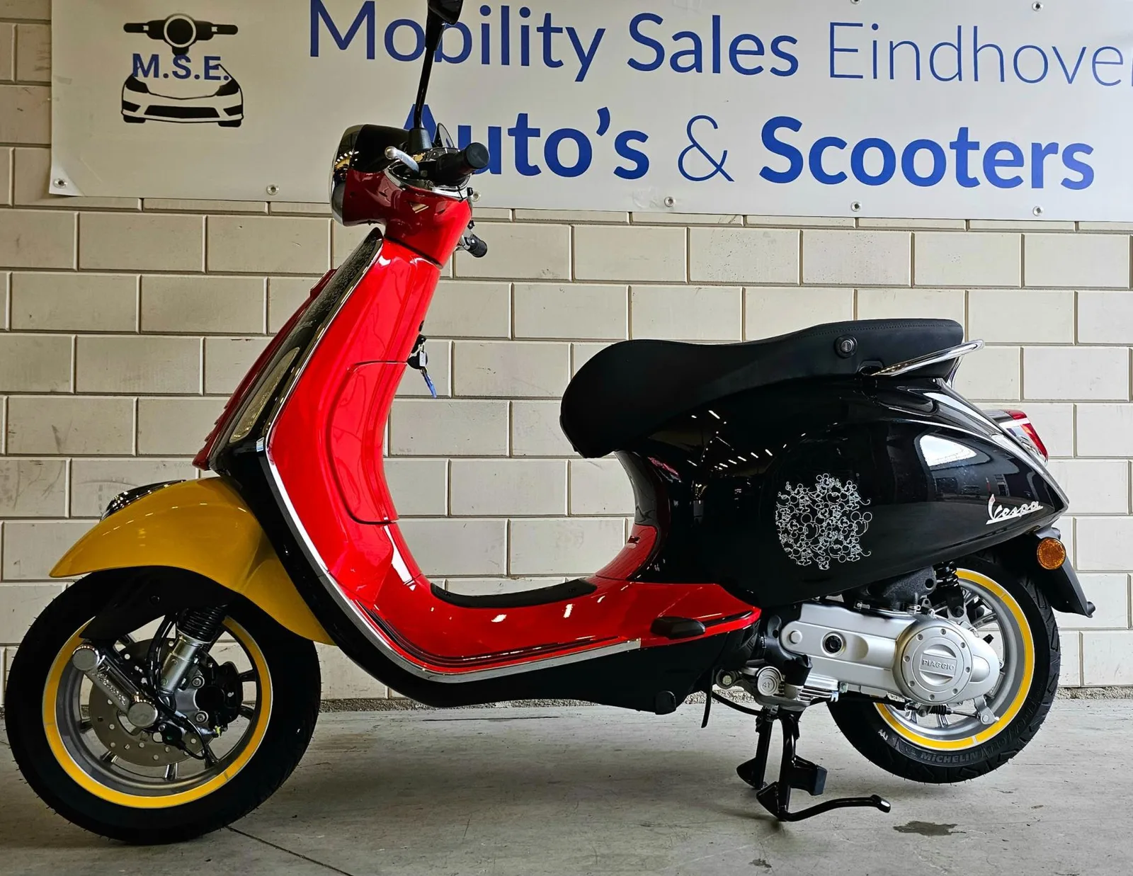 Piaggio Bromscooter Mickey Mouse Edition Vespa (2023) — foto 1