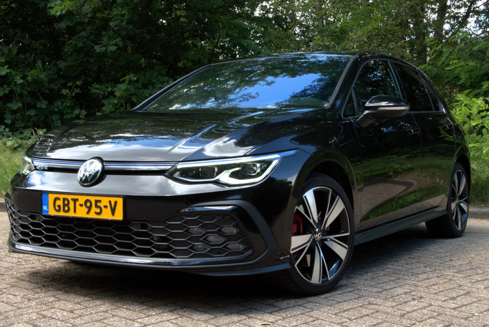 Volkswagen Golf (2021) — foto 1