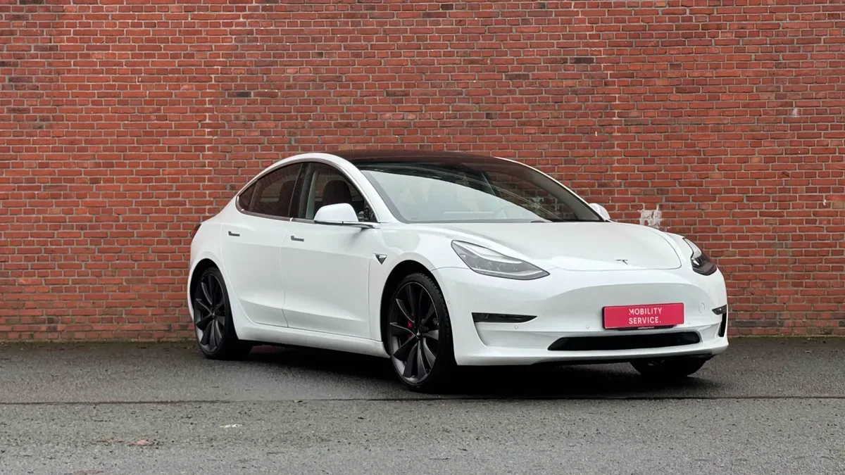 Tesla Model 3 (2019) — foto 1