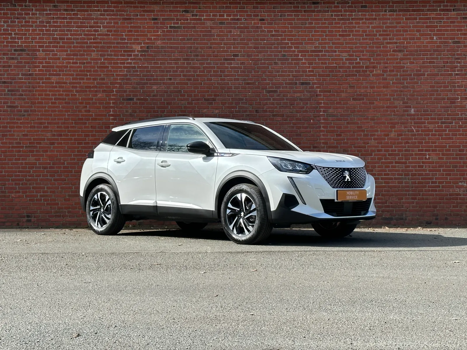 Peugeot e-2008 (2023) — foto 1