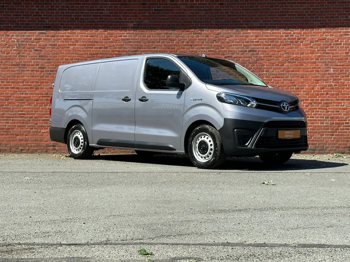 Toyota ProAce Long Worker (2023) — foto 1