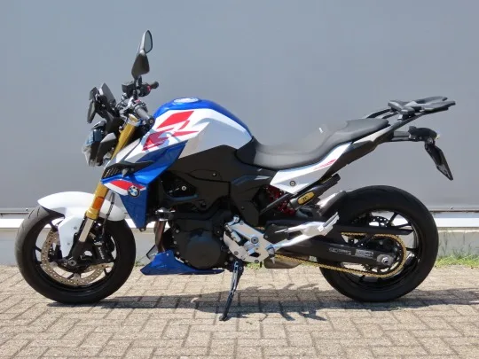 BMW F 900 R (2024) — foto 1