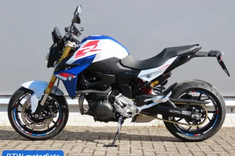 BMW F 900 R (2024)