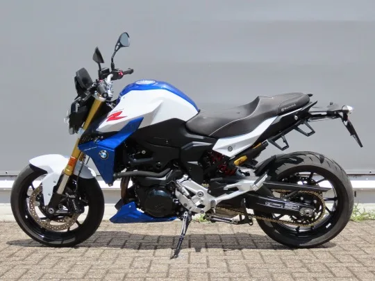 BMW F 900 R (2024) — foto 1