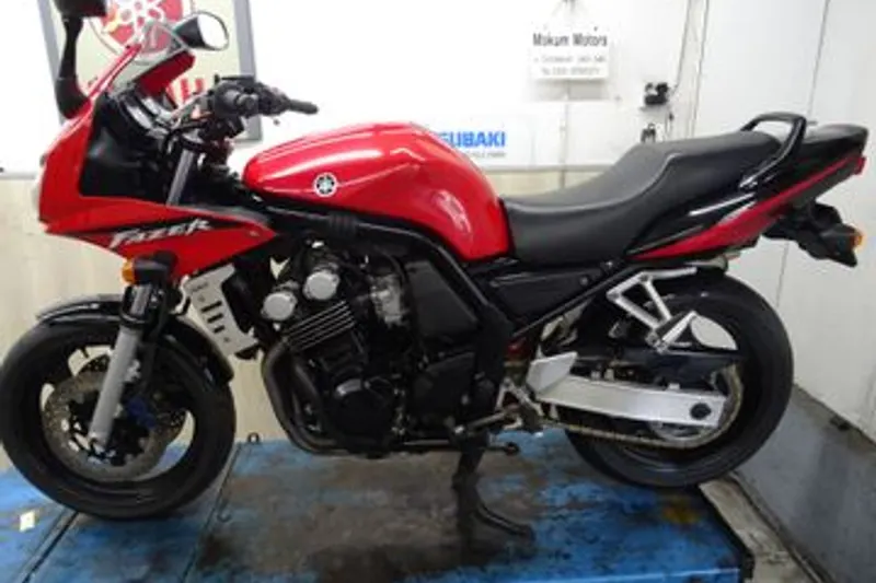 Yamaha FZS 600 Fazer (2004)