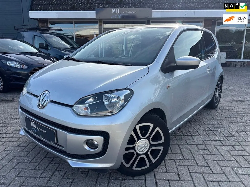 Volkswagen Up! (2012) — foto 1