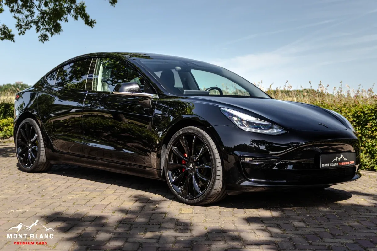 Tesla Model 3 (2019) — foto 1