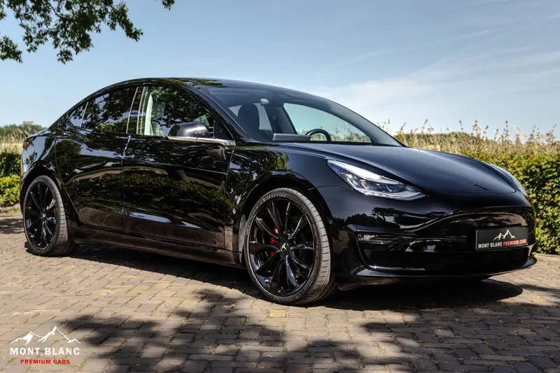Tesla Model 3 (2019)