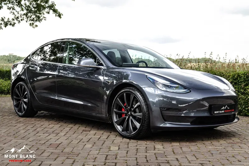 Tesla Model 3 (2019)