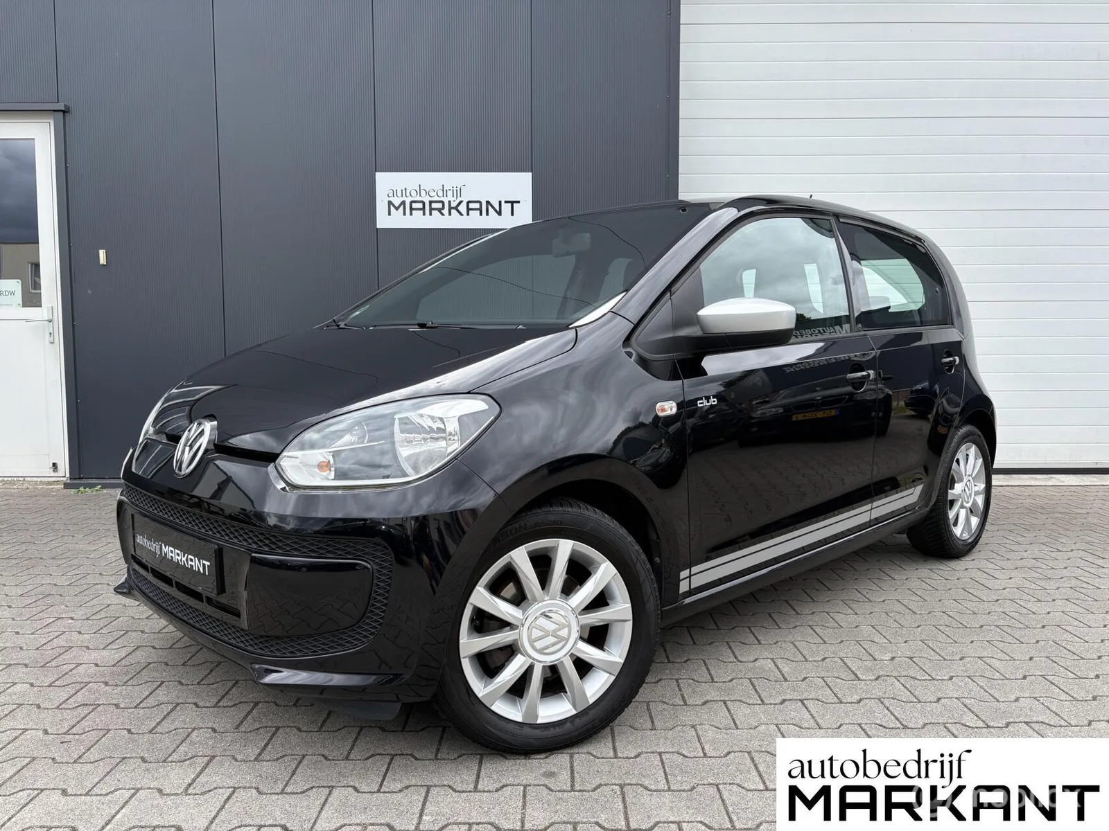 Volkswagen Up! (2015) — foto 1