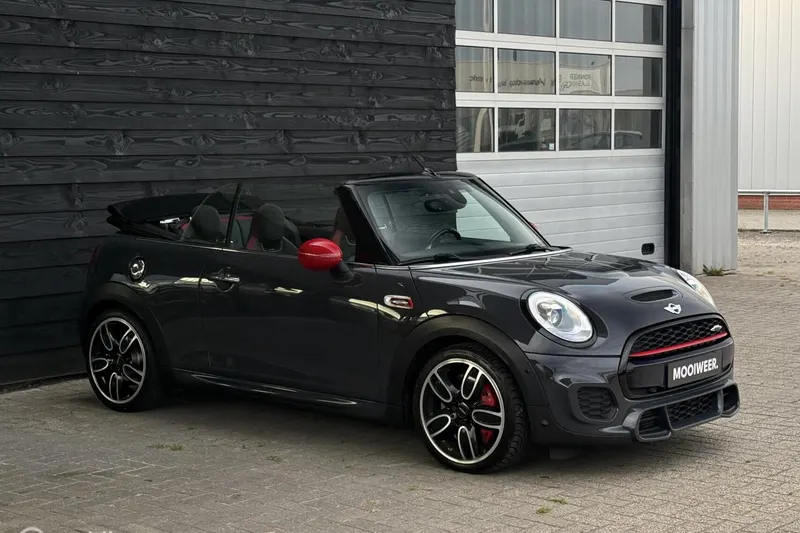 MINI Cabrio (2017)
