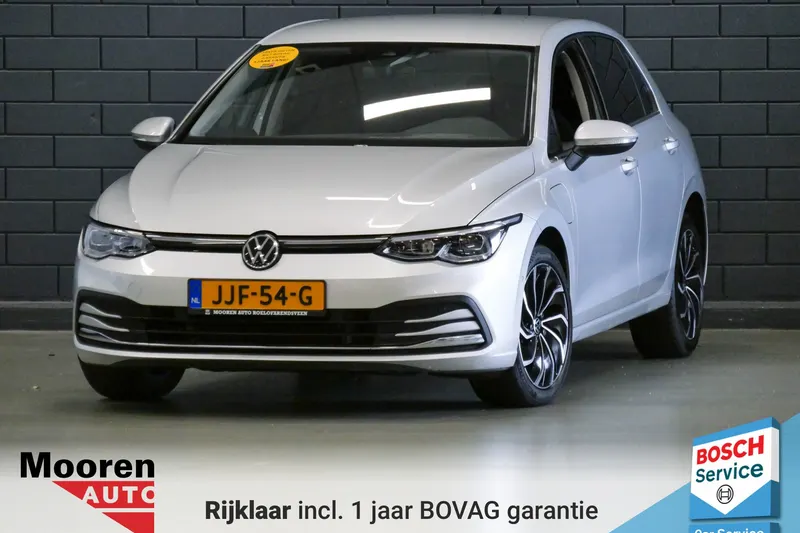 Volkswagen Golf (2022)