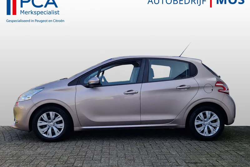 Peugeot 208 (2012)